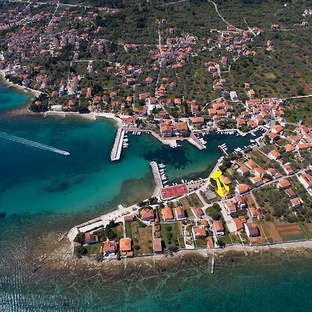 "Babs Swiss" Am Meer Poljana (Ugljan) Exterior foto